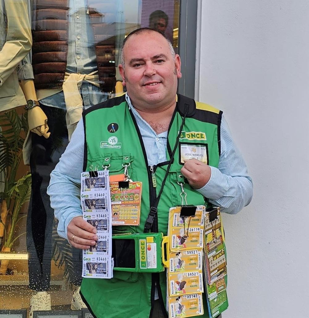 José Manuel Gómez, vendedor de la ONCE en Osuna