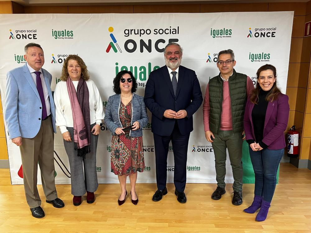 Foto de familia del jurado tras su reunión, celebrada el 15 de marzo en la sede de la Delegación Territorial de la ONCE