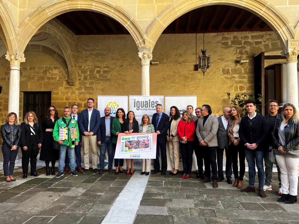 Foto de familia de la presentación del cupón