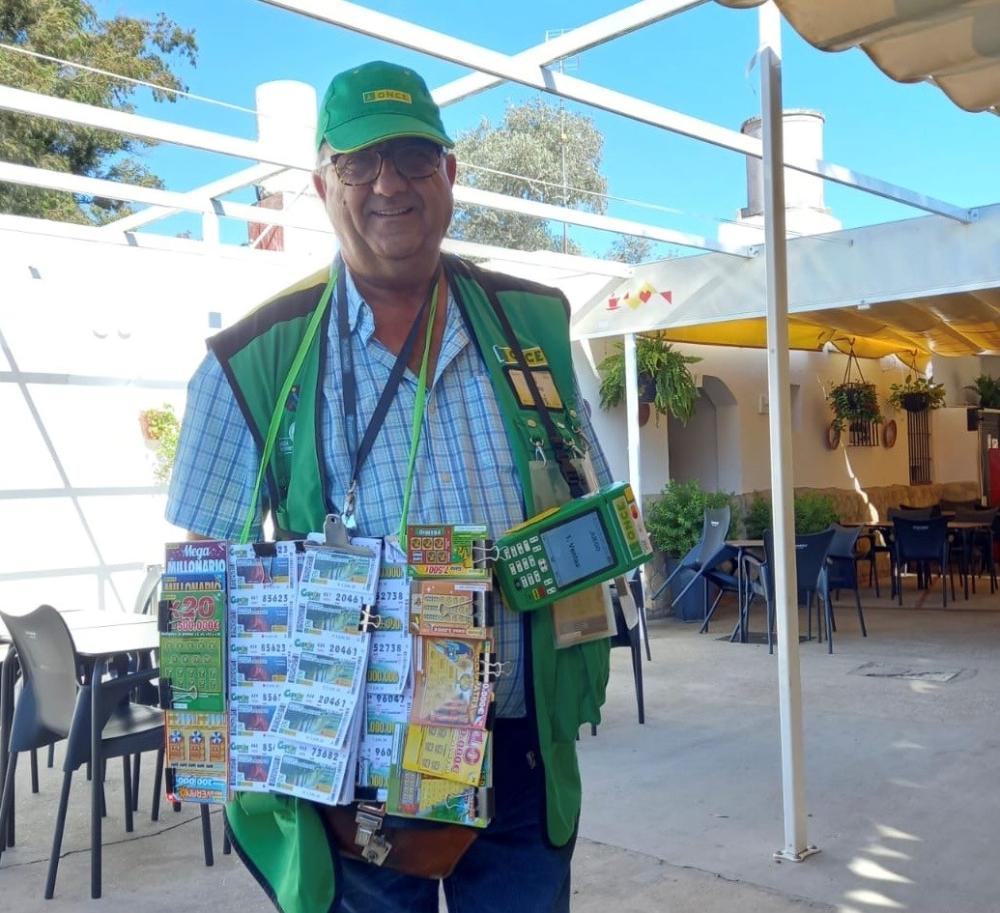 Antonio Infante, vendedor de la ONCE en Vejer de la Frontera