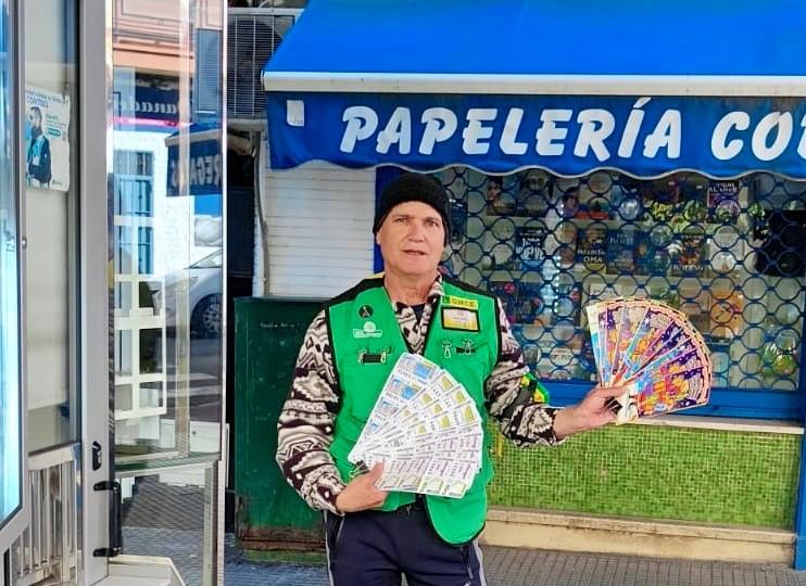 Manuel Padilla, vendedor de la ONCE en Huelva