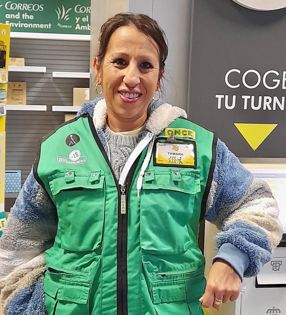 Tamara Ramírez, vendedora de la ONCE en Málaga