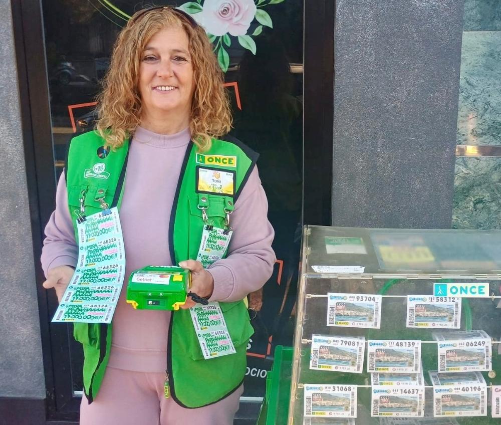 Antonia Sánchez vendedora de la ONCE en Estepona