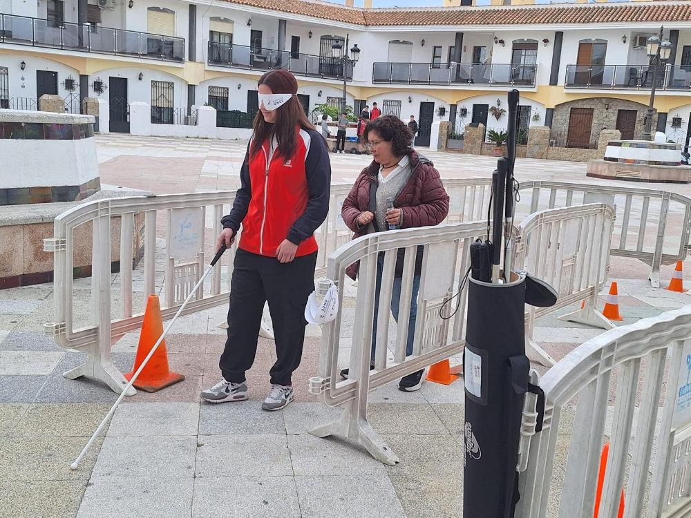 Actividad de concienciación ciudadana 'Pasos guiados' en Rota