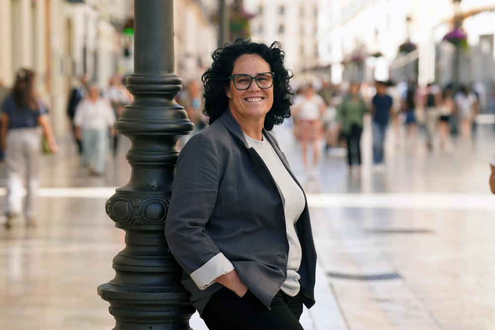 Primer plano de Irene en la calle Larios de Málaga