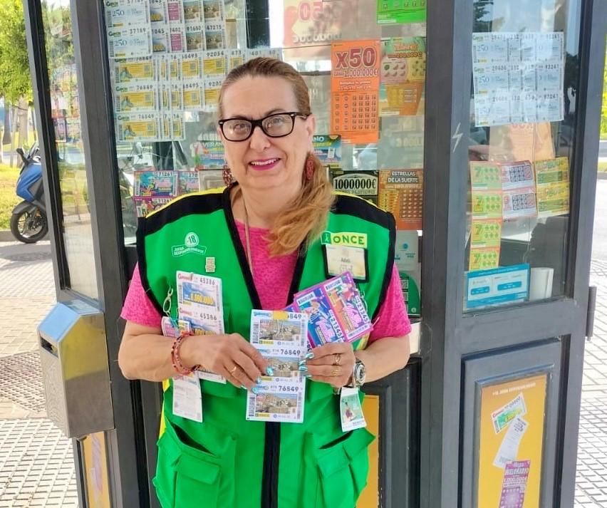 Adela Muñiz, vendedora de la ONCE en San Fernando