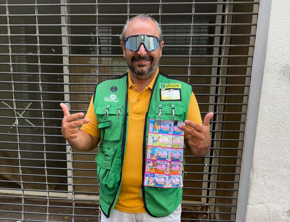 Víctor Manuel Acuña en su puesto de trabajo