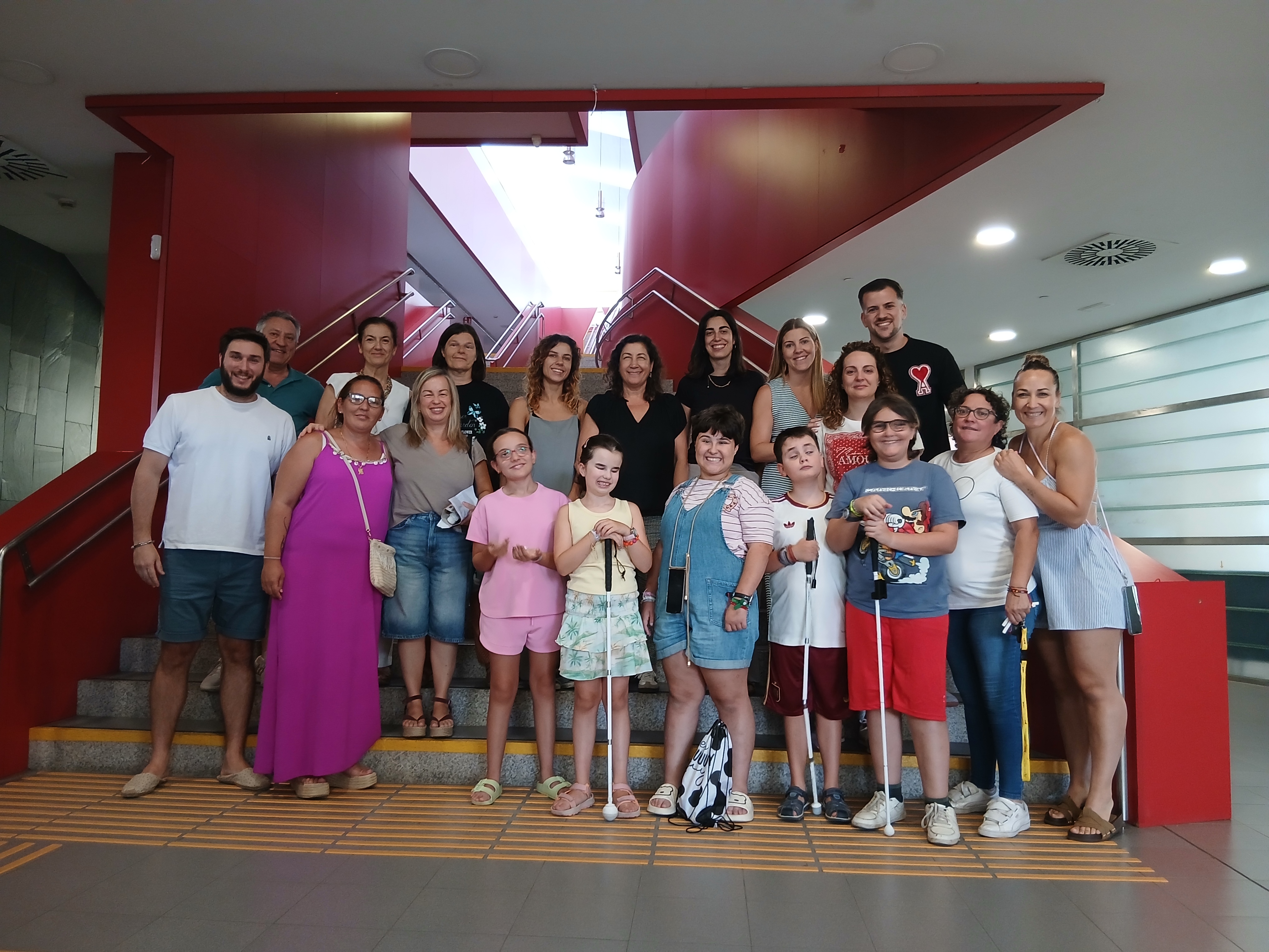 Foto de familia de todos los participantes