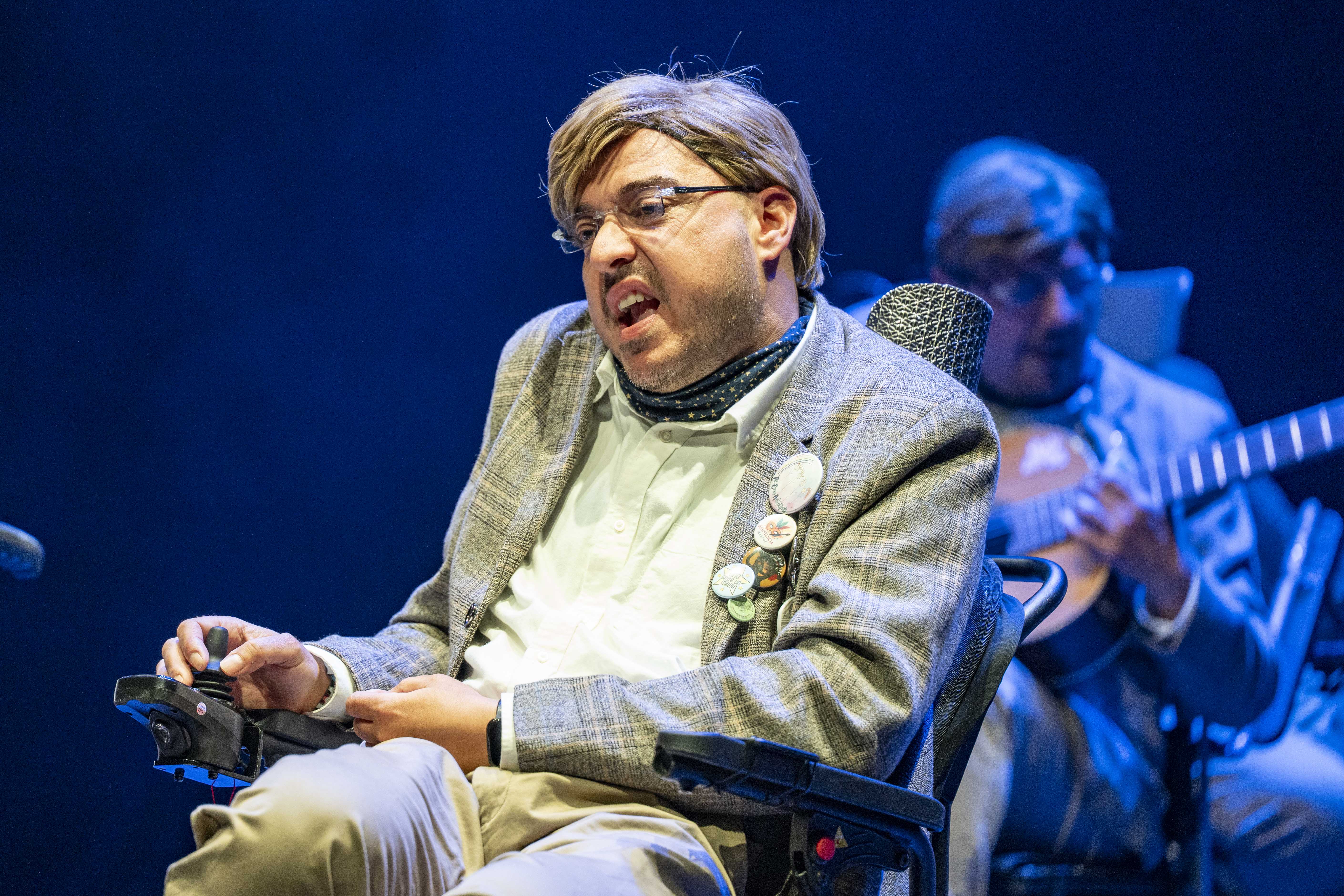 Primer plano de uno de los integrantes