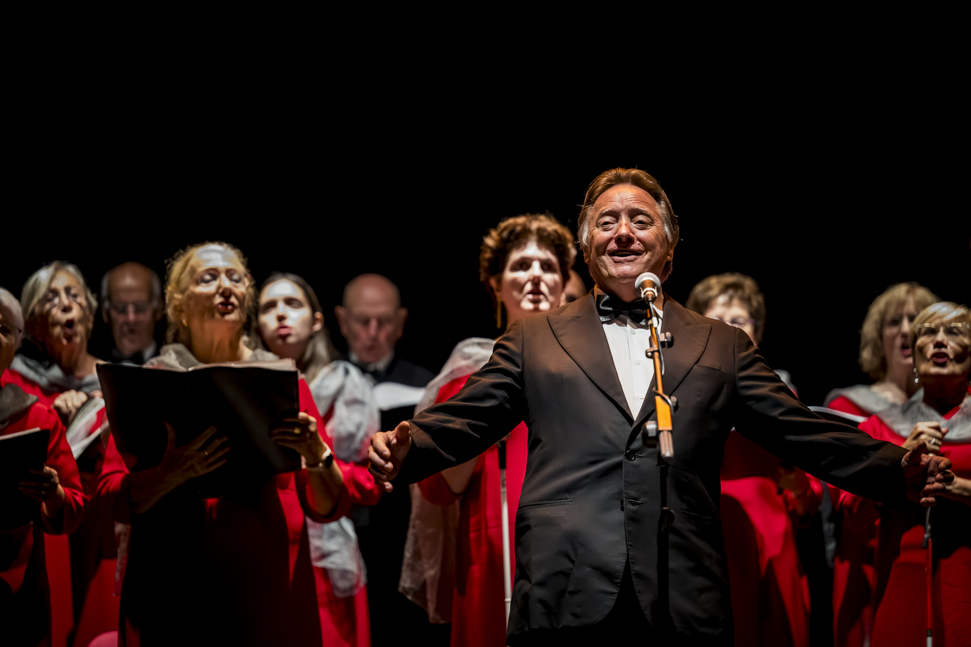 Actuación coral Alaia