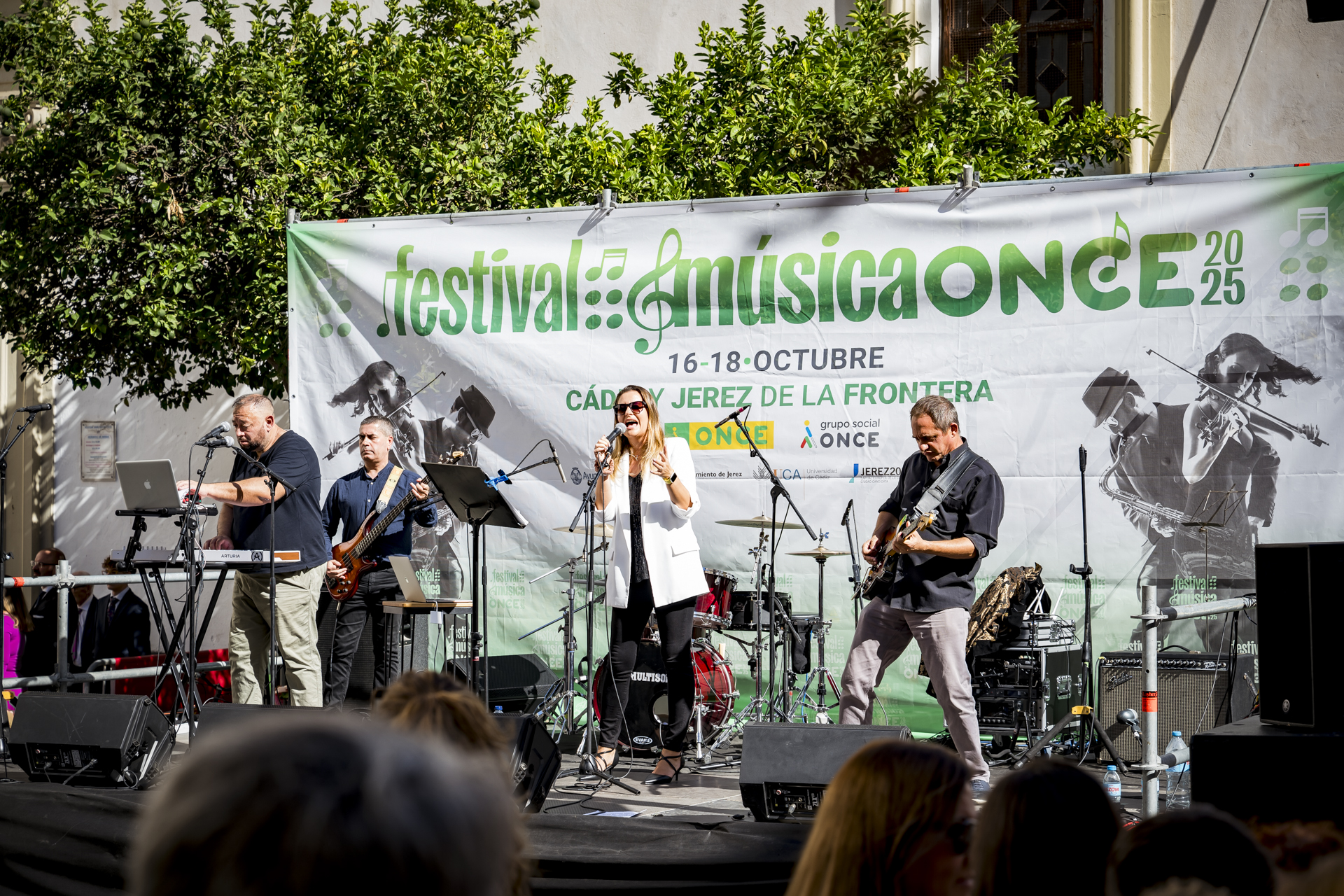 Eterno Dilema en la Plaza San Francisco