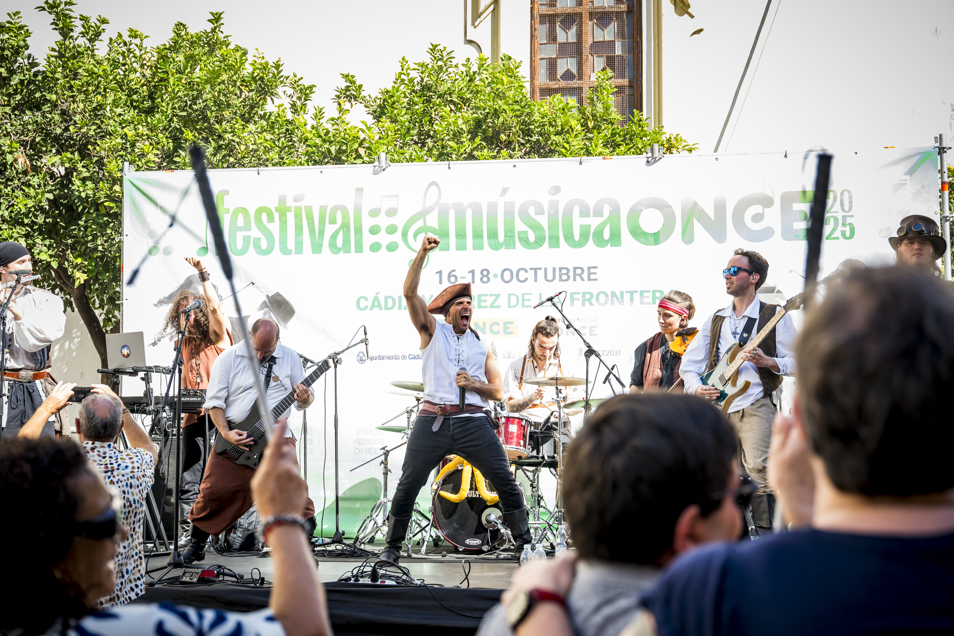 ekyrian animando la fiesta