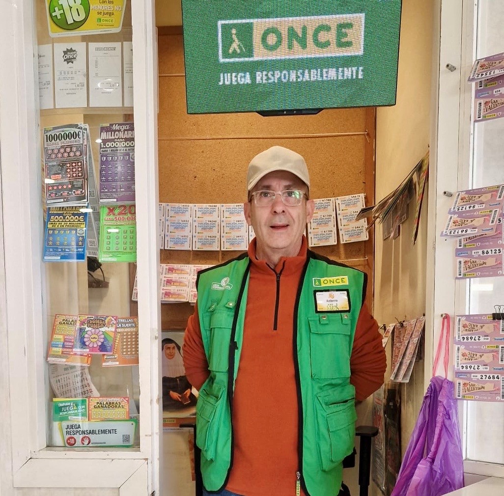 Antonio Jiménez, vendedor de la ONCE en Sevilla