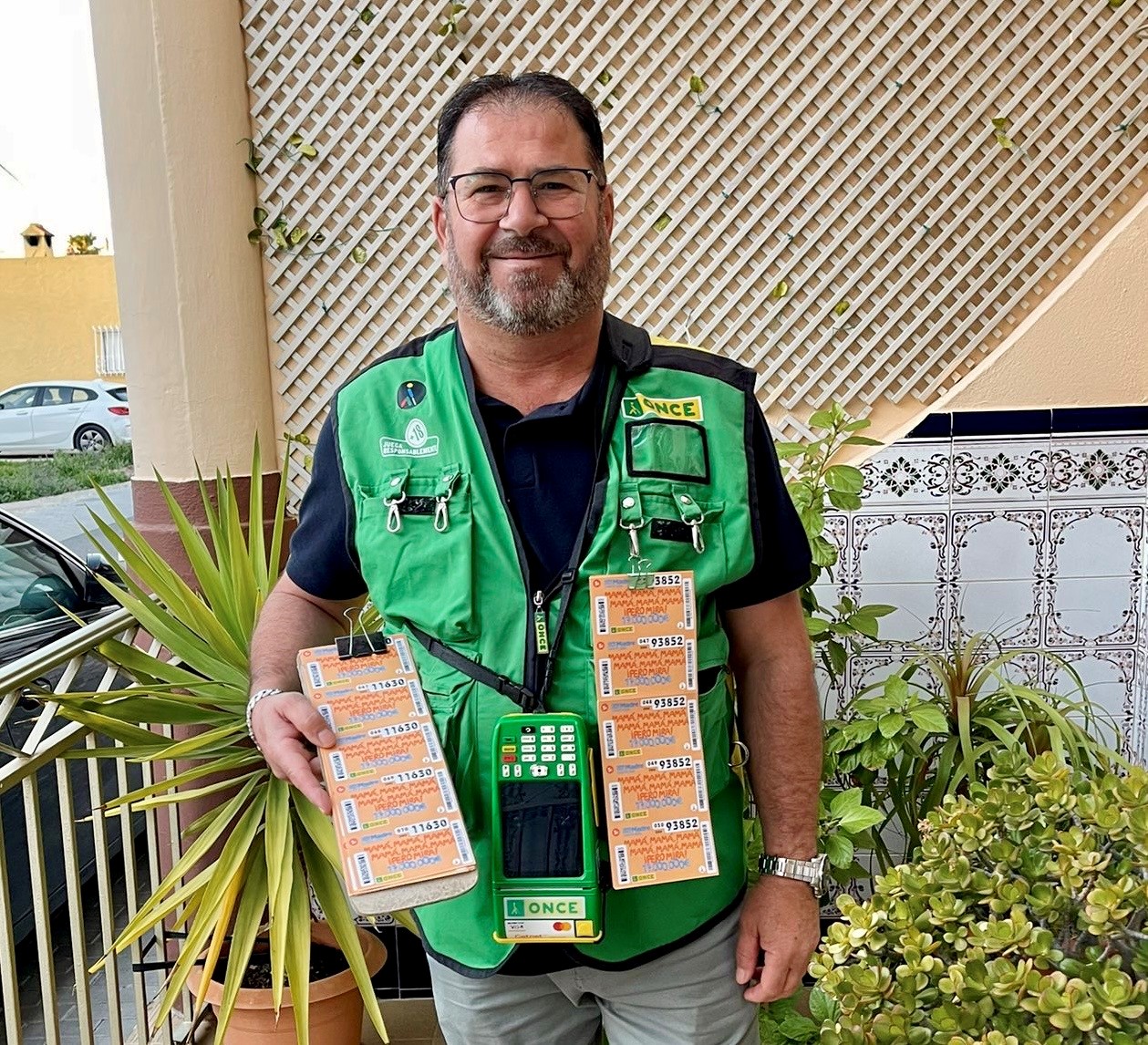 Bartolomé Caparrós, vendedor de la ONCE en Vera