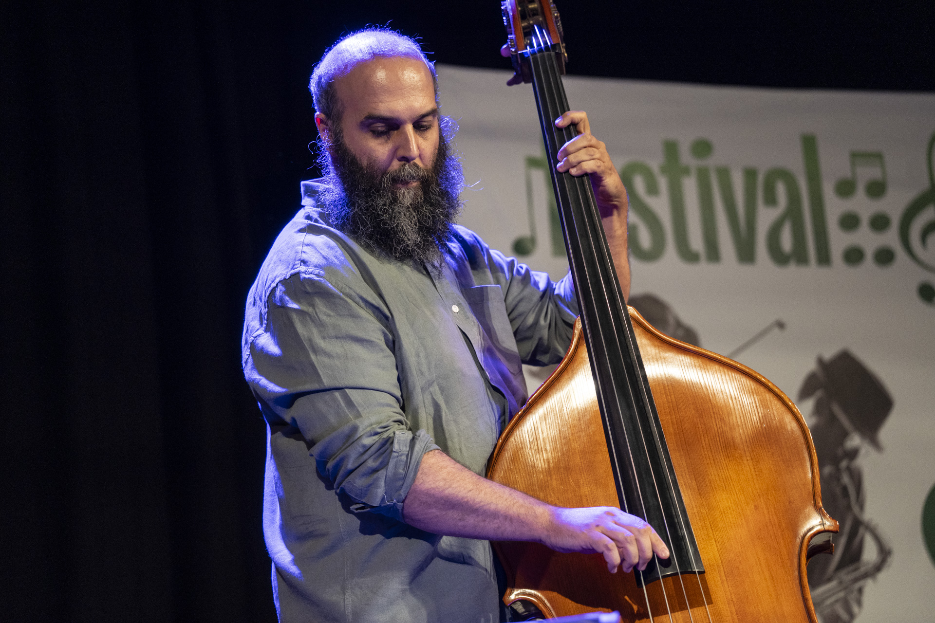 Contrabajista de Montse Urán Quartet