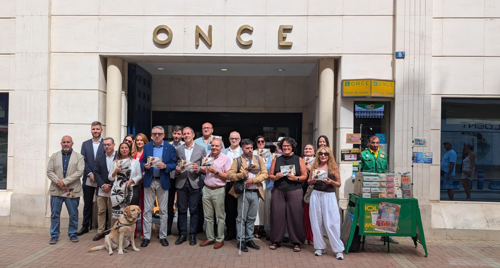 Foto de familia en la sede en Málaga