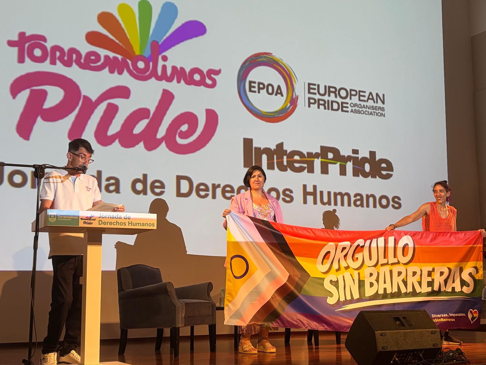 Javier Vasco leyendo el Manifiesto del Orgullo de la ONCE en Torremolinos