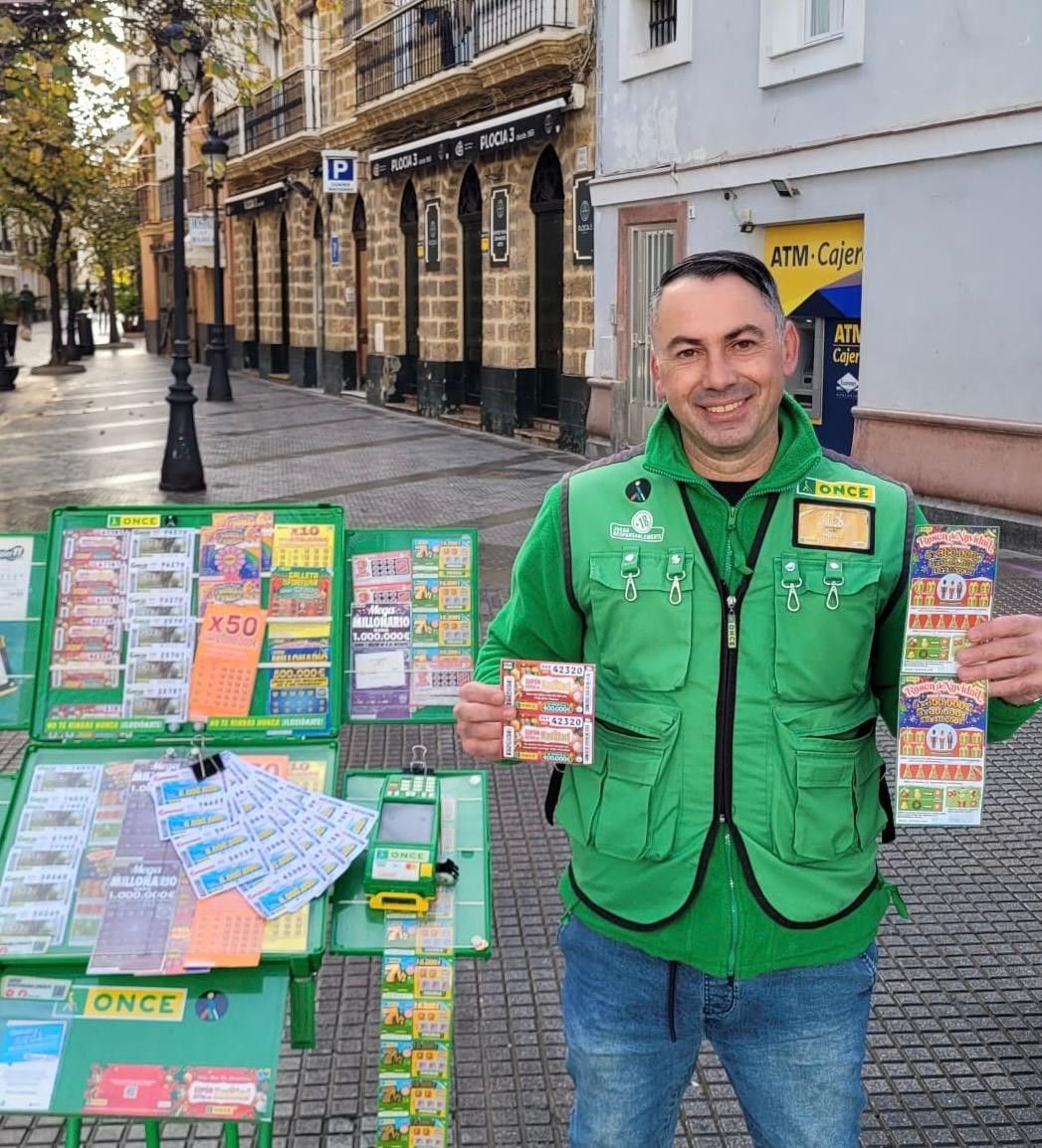 Moisés Mante en la calle Plocia de Cádiz