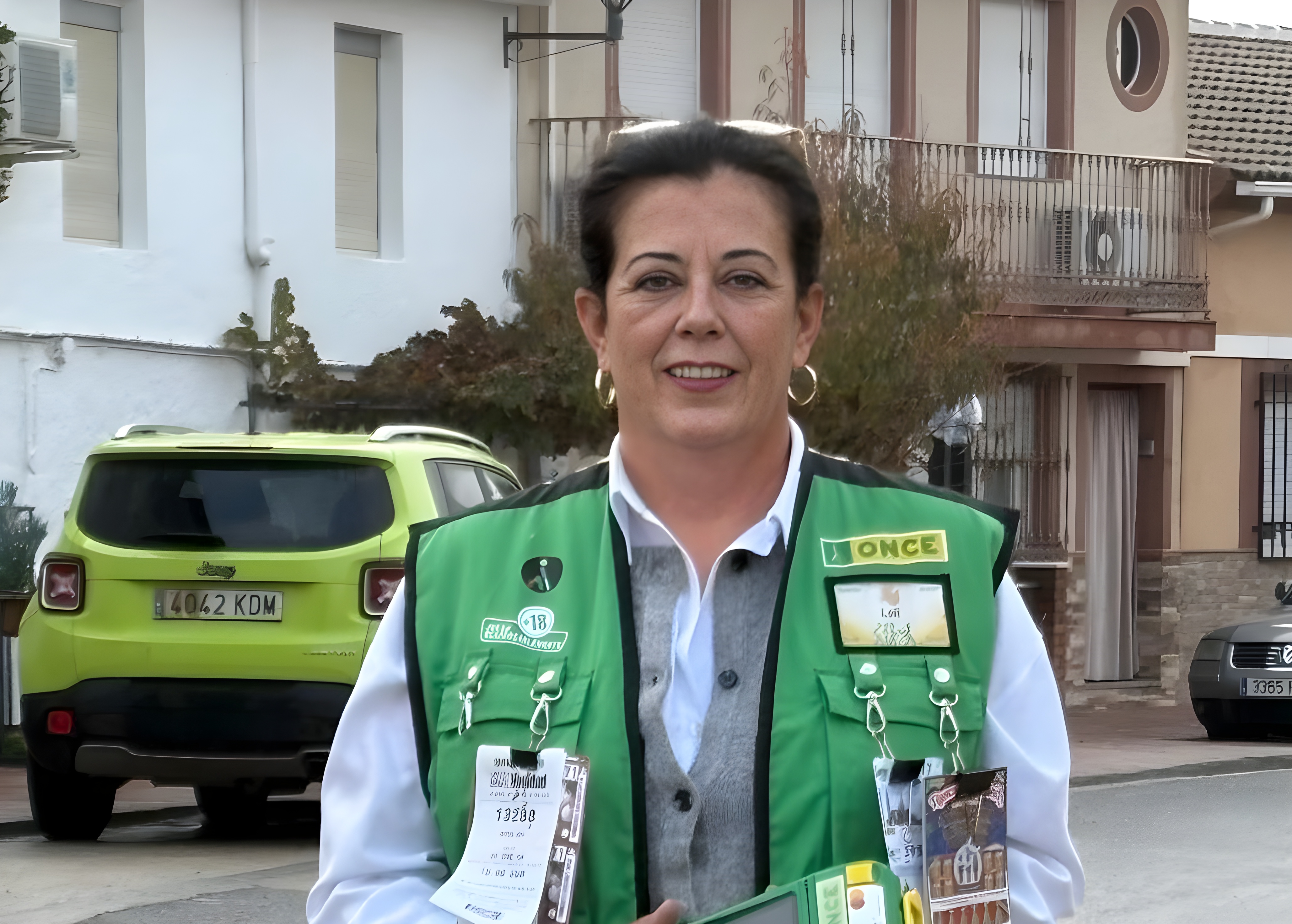 Maria Dolores en la puerta del Hospital