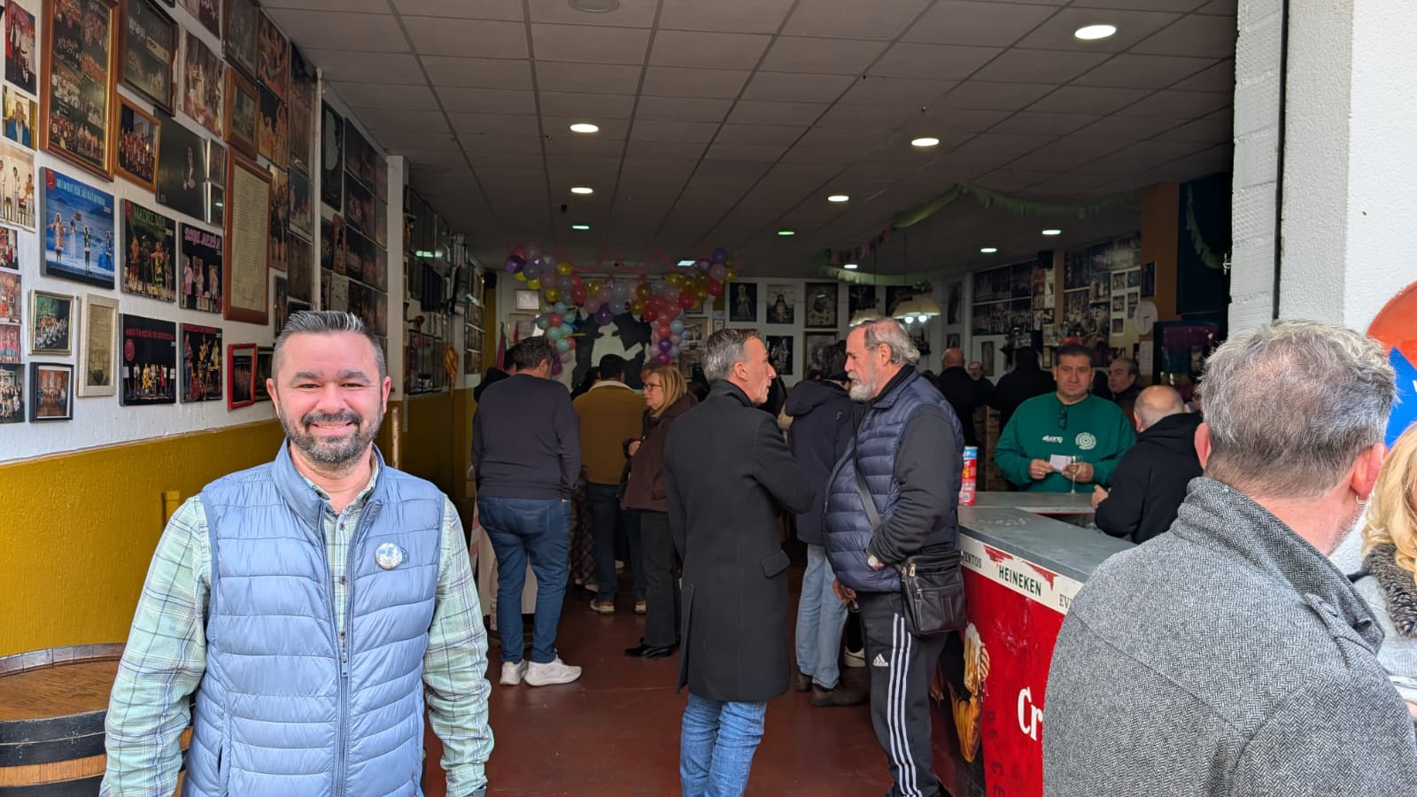 Miguel en la puerta de la Peña